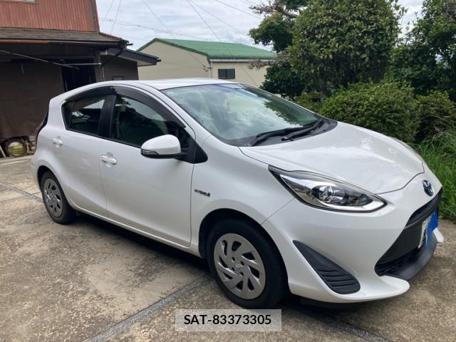 Toyota AQUA 2018-03 8873313-0