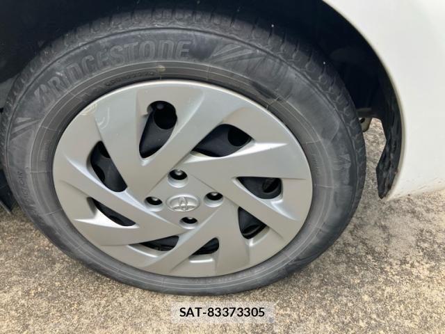 Toyota AQUA 2018-03 8873313-12