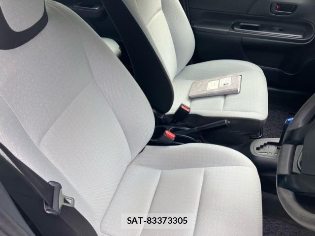 Toyota AQUA 2018-03 8873313-15