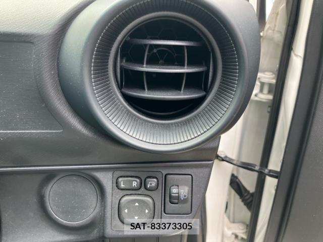 Toyota AQUA 2018-03 8873313-18