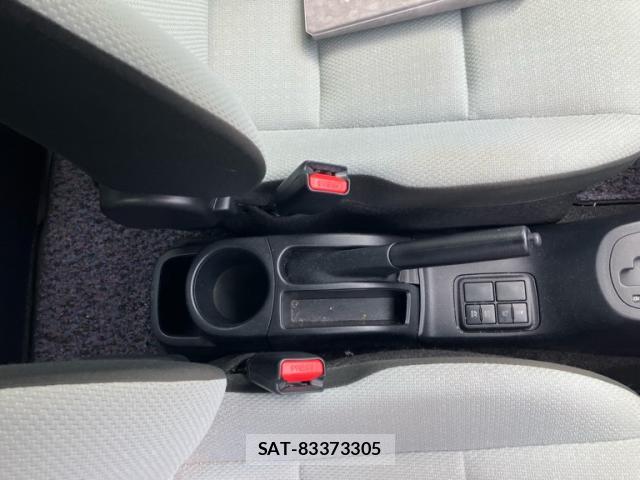 Toyota AQUA 2018-03 8873313-19