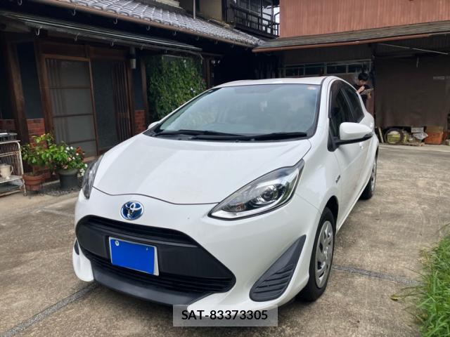 Toyota AQUA 2018-03 8873313-2
