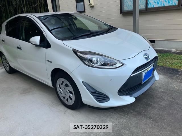 Toyota AQUA 2018-04 8873368-1