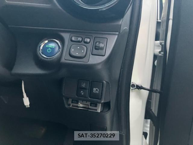 Toyota AQUA 2018-04 8873368-10