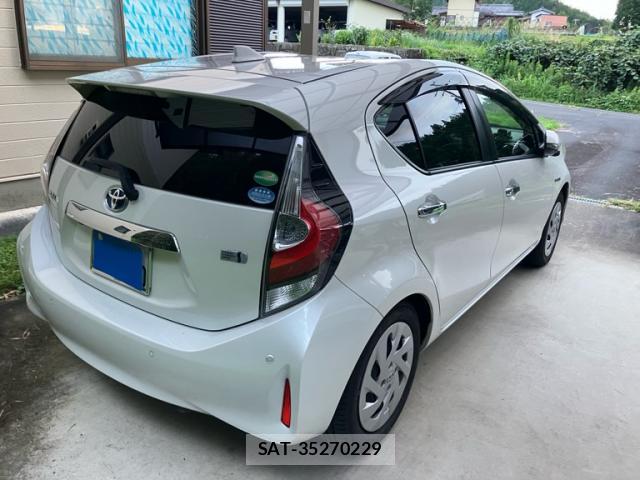 Toyota AQUA 2018-04 8873368-12