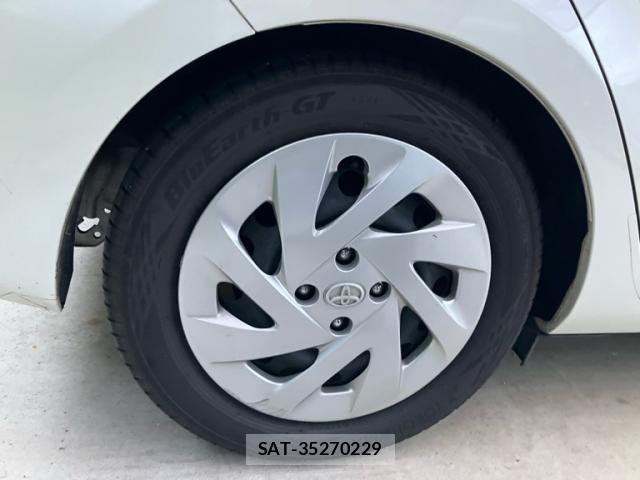 Toyota AQUA 2018-04 8873368-13