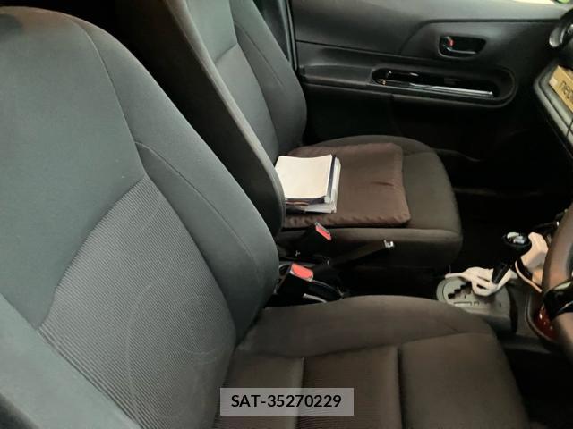 Toyota AQUA 2018-04 8873368-14