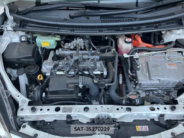 Toyota AQUA 2018-04 8873368-15