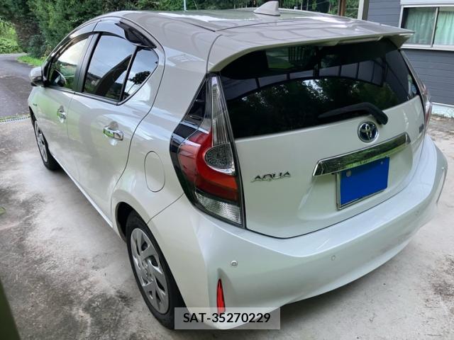 Toyota AQUA 2018-04 8873368-3