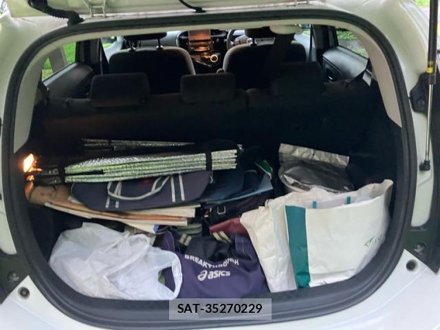 Toyota AQUA 2018-04 8873368-4