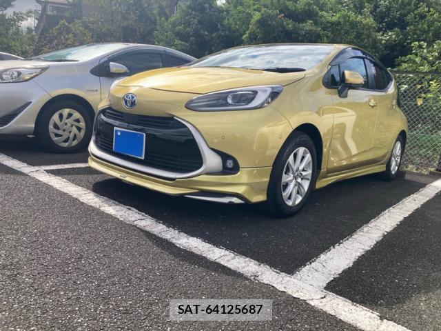Toyota AQUA 2021-12 8873397-0