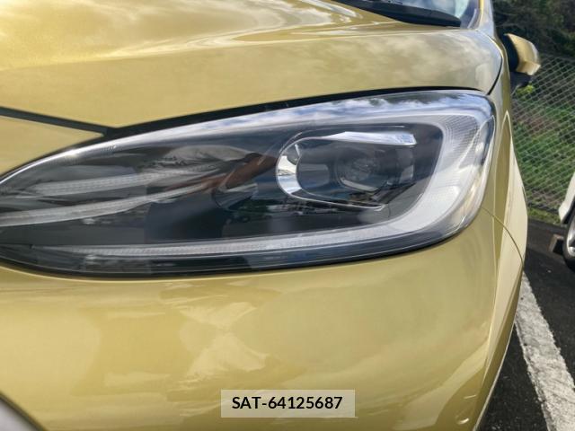 Toyota AQUA 2021-12 8873397-12