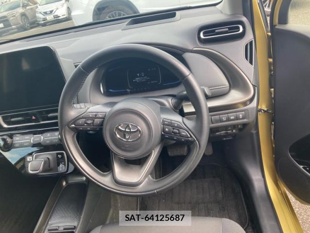 Toyota AQUA 2021-12 8873397-5