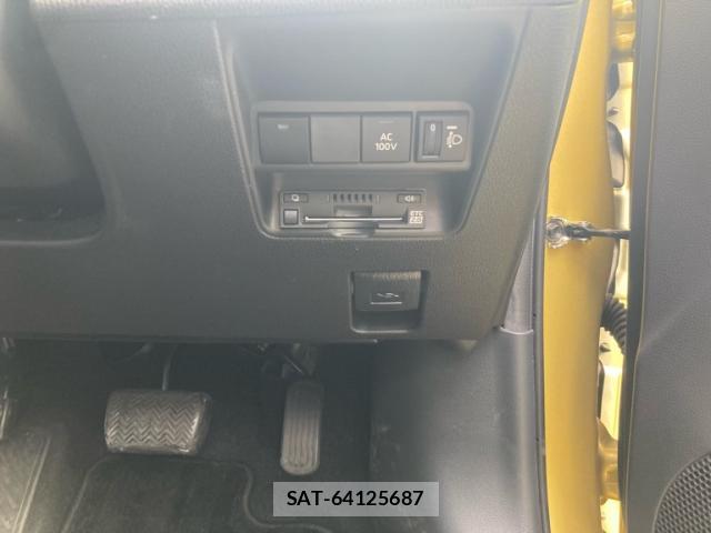 Toyota AQUA 2021-12 8873397-9