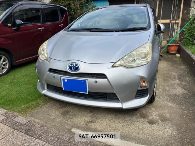 Toyota AQUA 2012-03 8873538-0