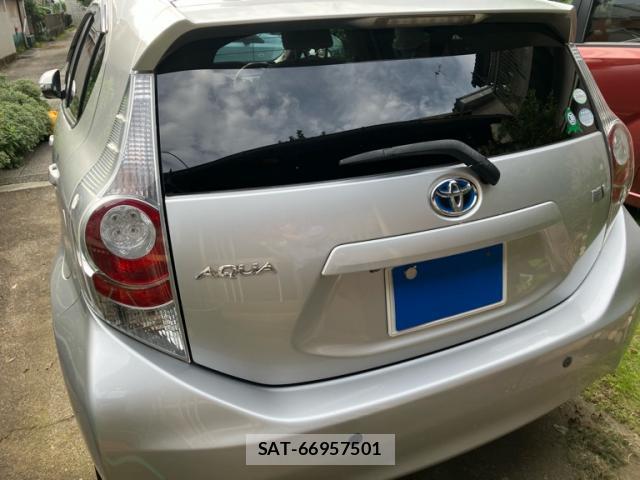 Toyota AQUA 2012-03 8873538-12