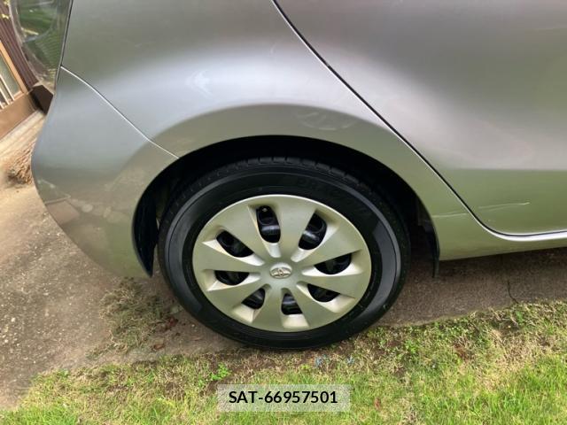 Toyota AQUA 2012-03 8873538-4