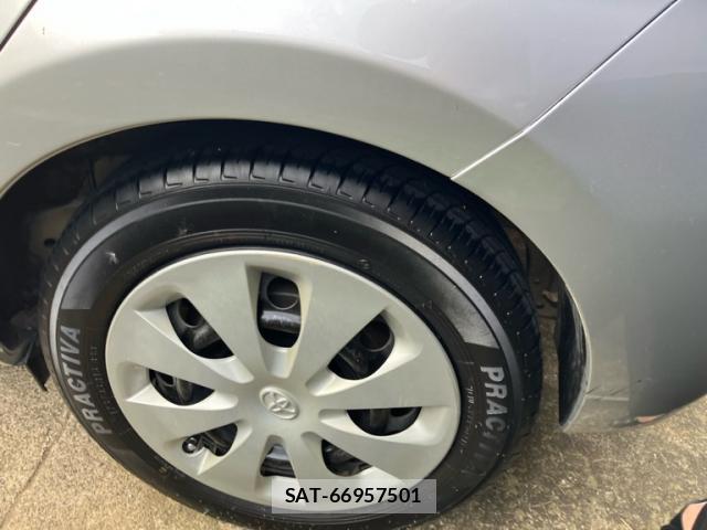 Toyota AQUA 2012-03 8873538-6