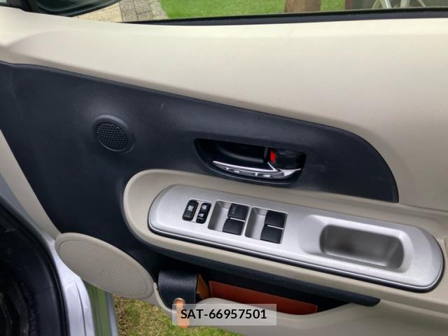Toyota AQUA 2012-03 8873538-9