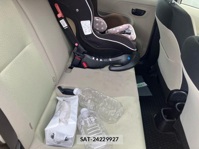 Toyota AQUA 2013-07 8873556-14