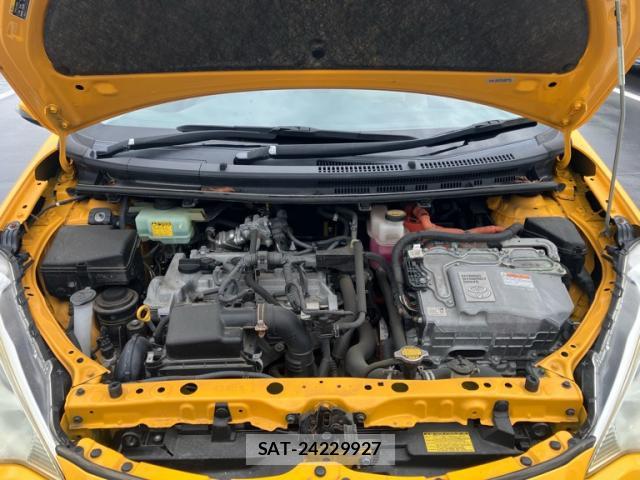 Toyota AQUA 2013-07 8873556-17