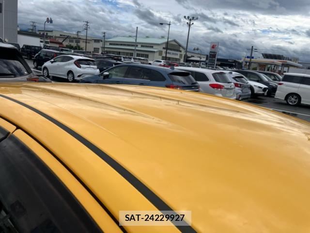 Toyota AQUA 2013-07 8873556-3
