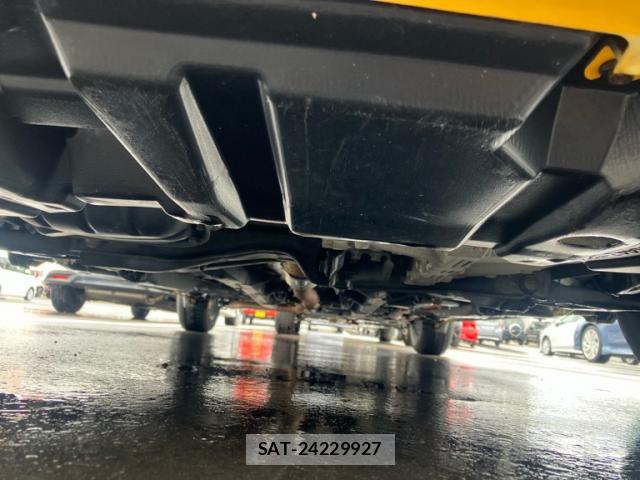 Toyota AQUA 2013-07 8873556-5