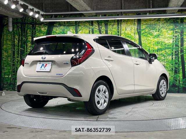 Toyota AQUA 2023-03 8873740-16