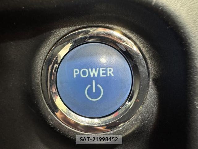 Toyota AQUA 2013-08 8873761-13