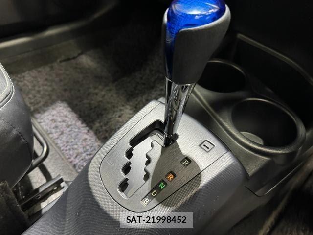 Toyota AQUA 2013-08 8873761-18
