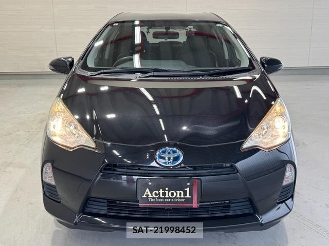 Toyota AQUA 2013-08 8873761-2