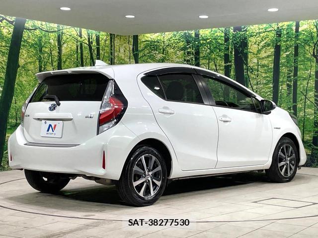 Toyota AQUA 2017-07 8873865-16