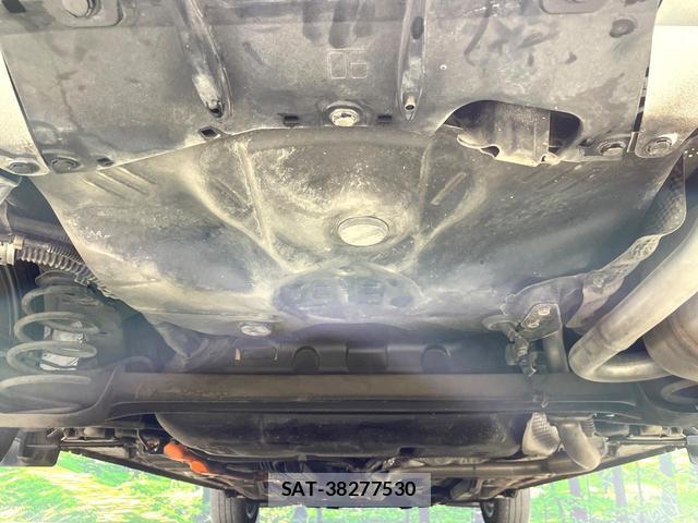 Toyota AQUA 2017-07 8873865-18