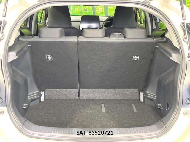 Toyota AQUA 2021-08 8873952-9