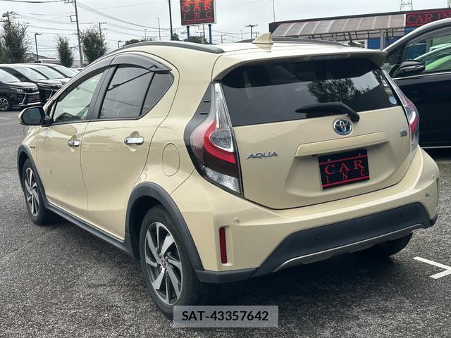 Toyota AQUA 2020-03 8873962-11