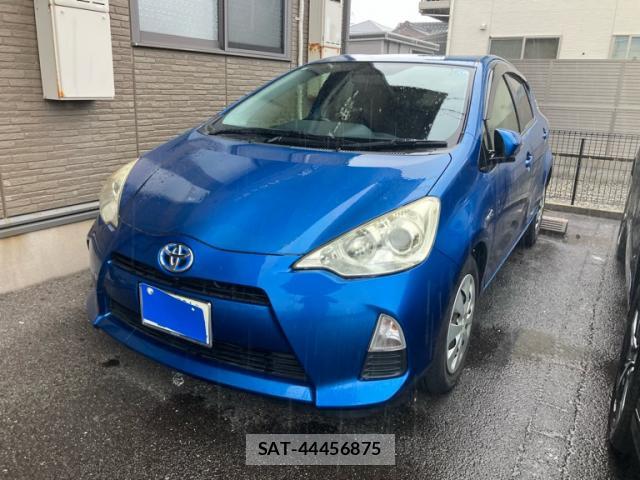 Toyota AQUA 2014-01 8874003-0