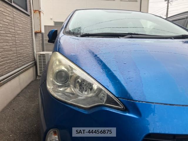 Toyota AQUA 2014-01 8874003-12
