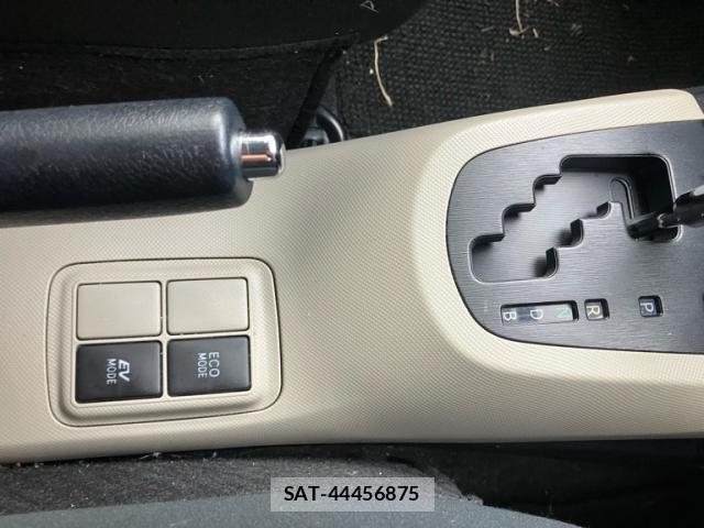 Toyota AQUA 2014-01 8874003-15