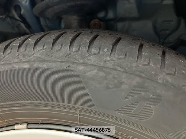 Toyota AQUA 2014-01 8874003-4
