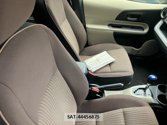 Toyota AQUA 2014-01 8874003-6