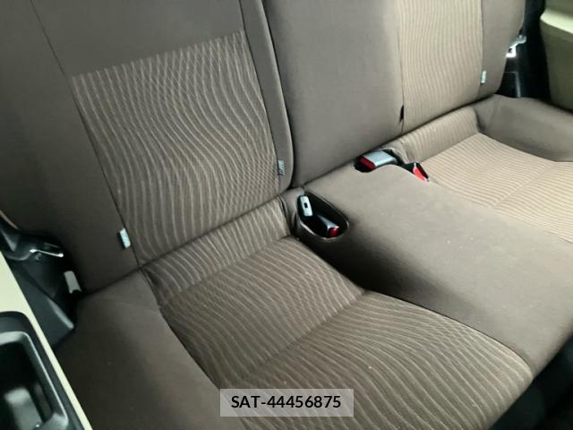 Toyota AQUA 2014-01 8874003-7