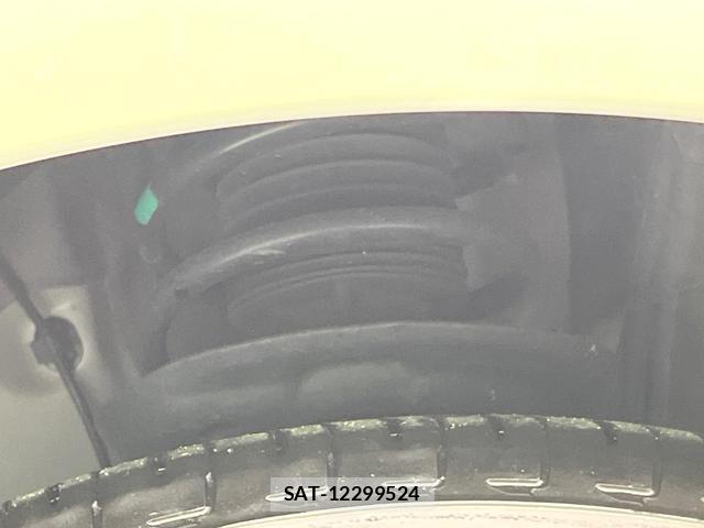 Toyota AQUA 2023-08 8874009-16