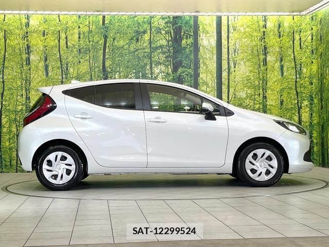 Toyota AQUA 2023-08 8874009-19