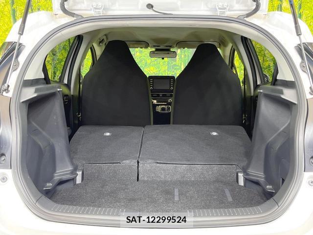 Toyota AQUA 2023-08 8874009-9