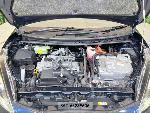 Toyota AQUA 2017-12 8874023-3