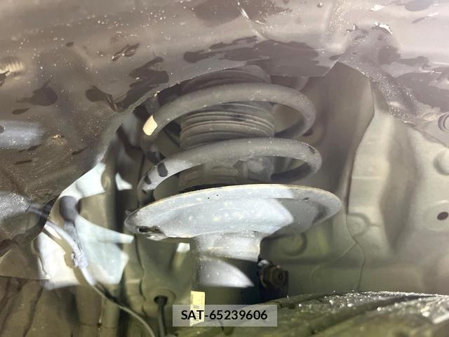 Toyota AQUA 2017-12 8874023-5