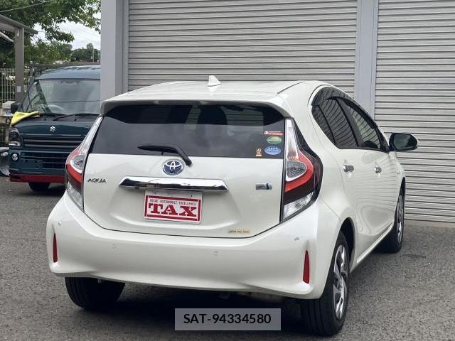 Toyota AQUA 2019-09 8874062-1