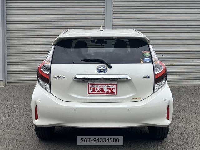 Toyota AQUA 2019-09 8874062-16