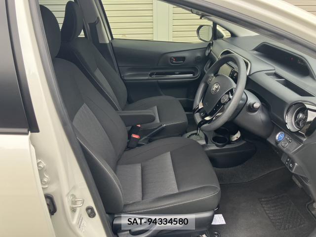Toyota AQUA 2019-09 8874062-3