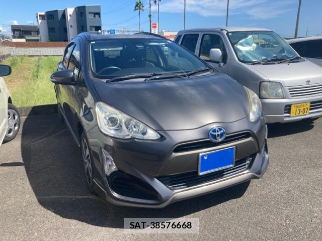 Toyota AQUA 2016-01 8874187-1